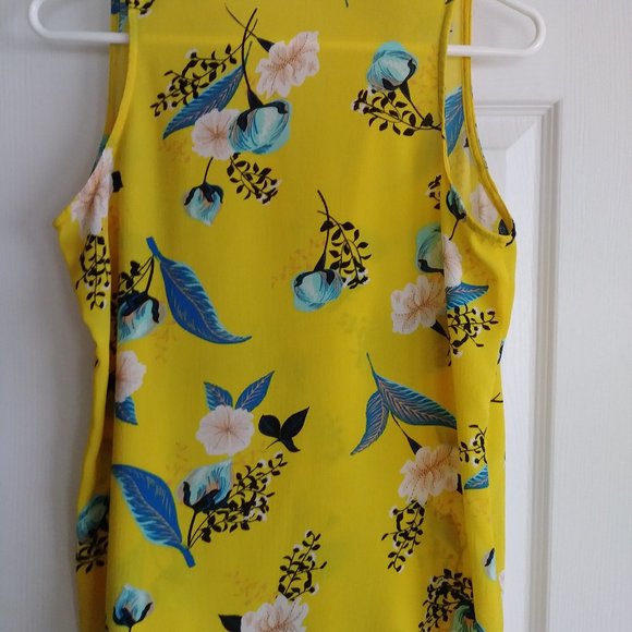 Violet+Claire Flora Sleeveless top( 3 for $25) - Picture 3 of 3